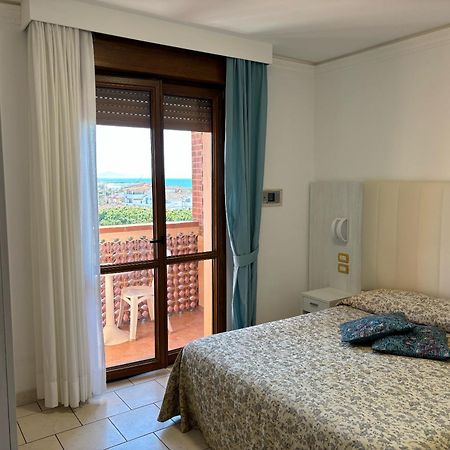 Hotel Ariston Marina di Grosseto Esterno foto