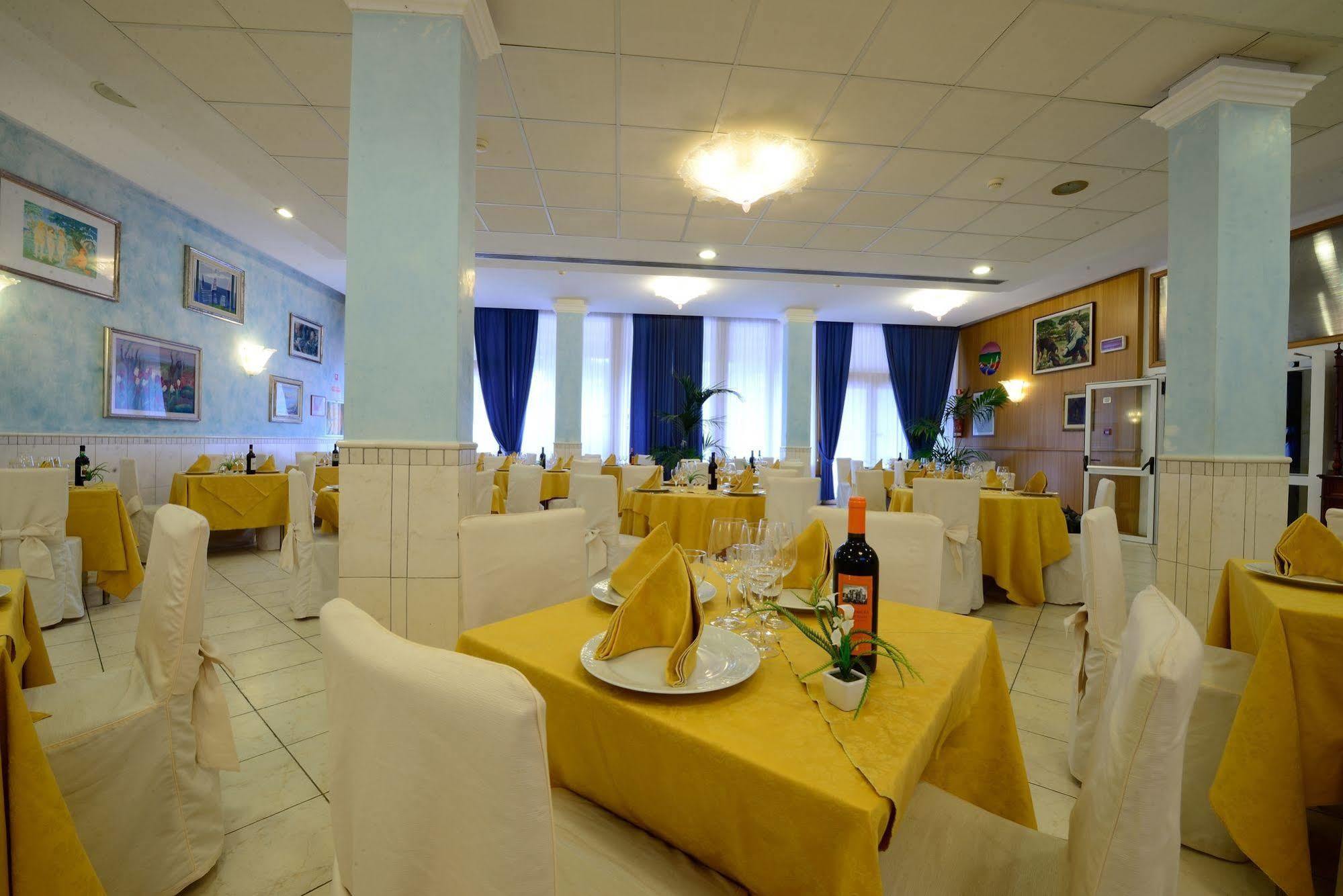 Hotel Ariston Marina di Grosseto Esterno foto