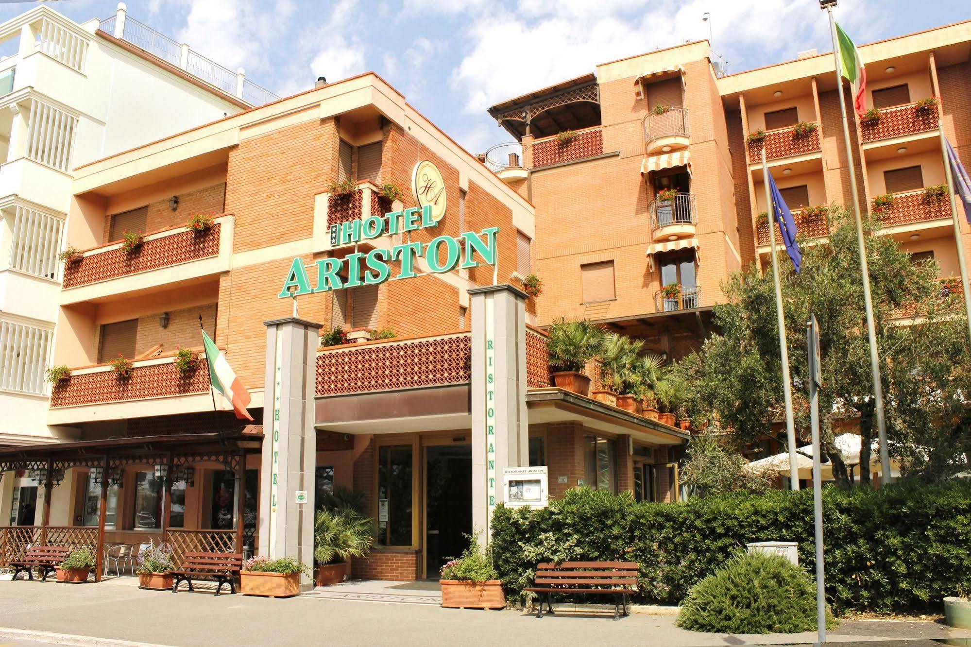 Hotel Ariston Marina di Grosseto Esterno foto