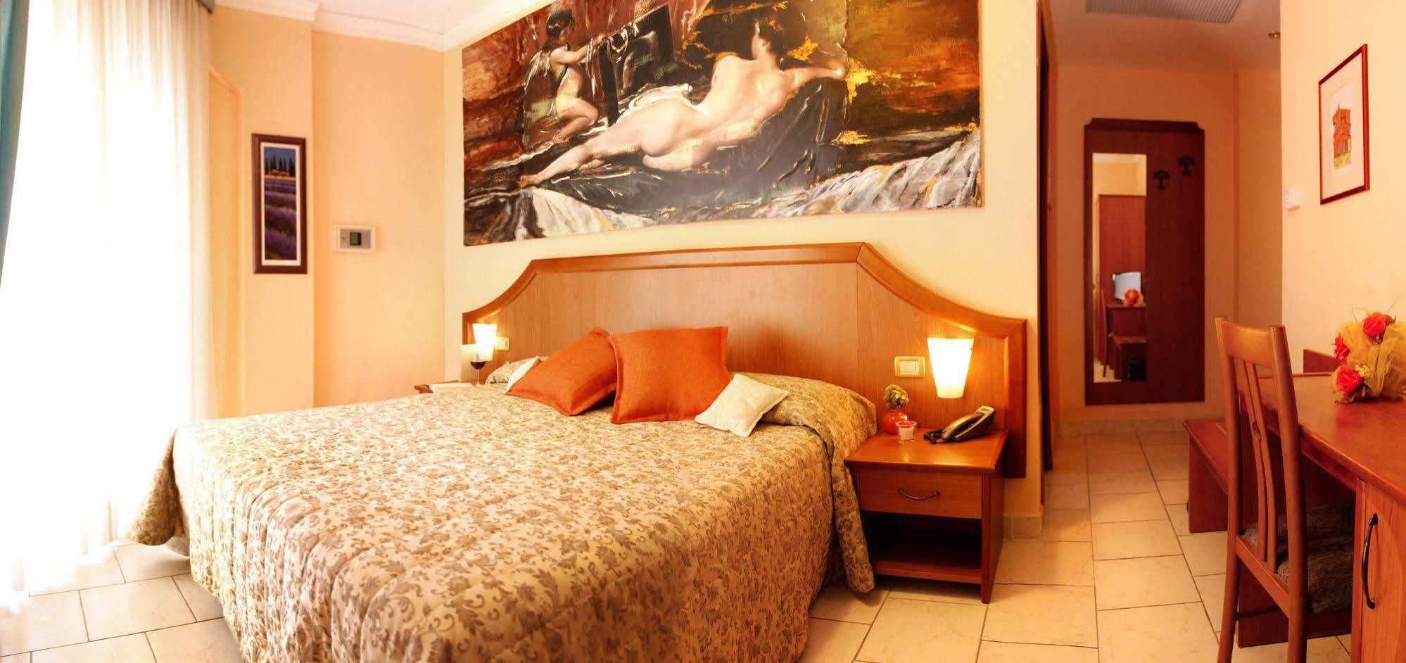 Hotel Ariston Marina di Grosseto Esterno foto